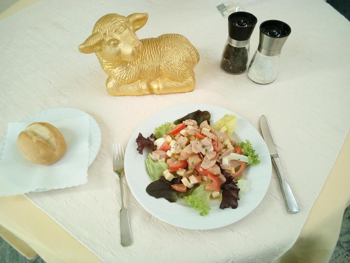 Hotel-Restaurant Goldenes Lamm Dinkelsbühl Buitenkant foto