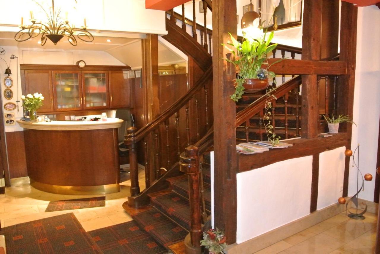 Hotel-Restaurant Goldenes Lamm Dinkelsbühl Buitenkant foto