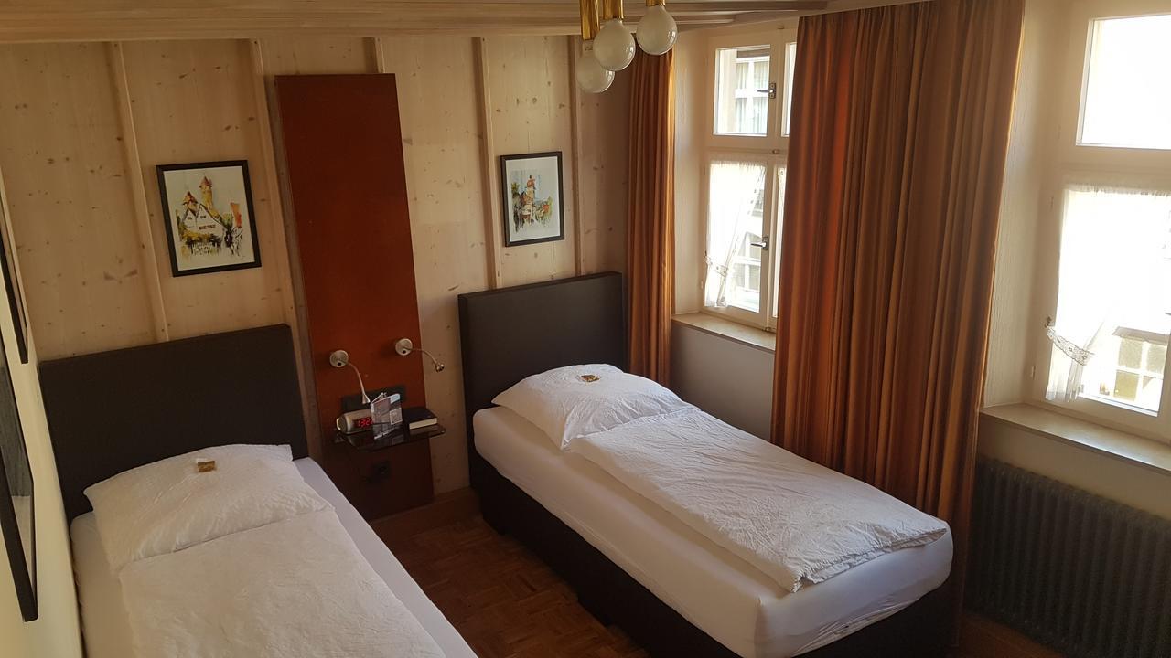 Hotel-Restaurant Goldenes Lamm Dinkelsbühl Buitenkant foto