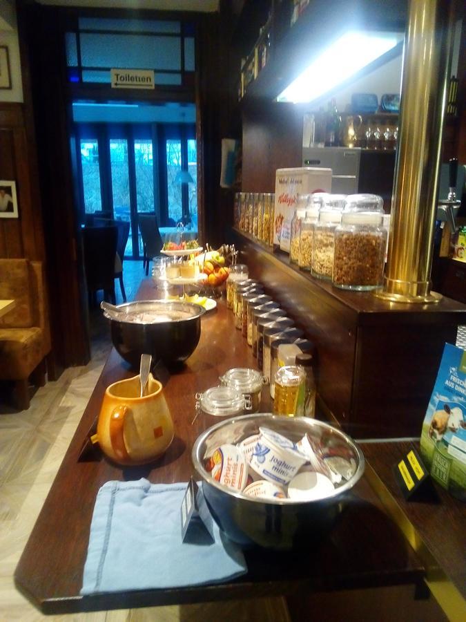Hotel-Restaurant Goldenes Lamm Dinkelsbühl Buitenkant foto