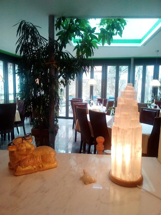 Hotel-Restaurant Goldenes Lamm Dinkelsbühl Buitenkant foto