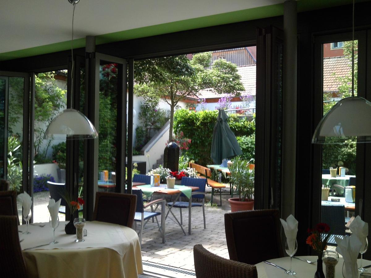 Hotel-Restaurant Goldenes Lamm Dinkelsbühl Buitenkant foto