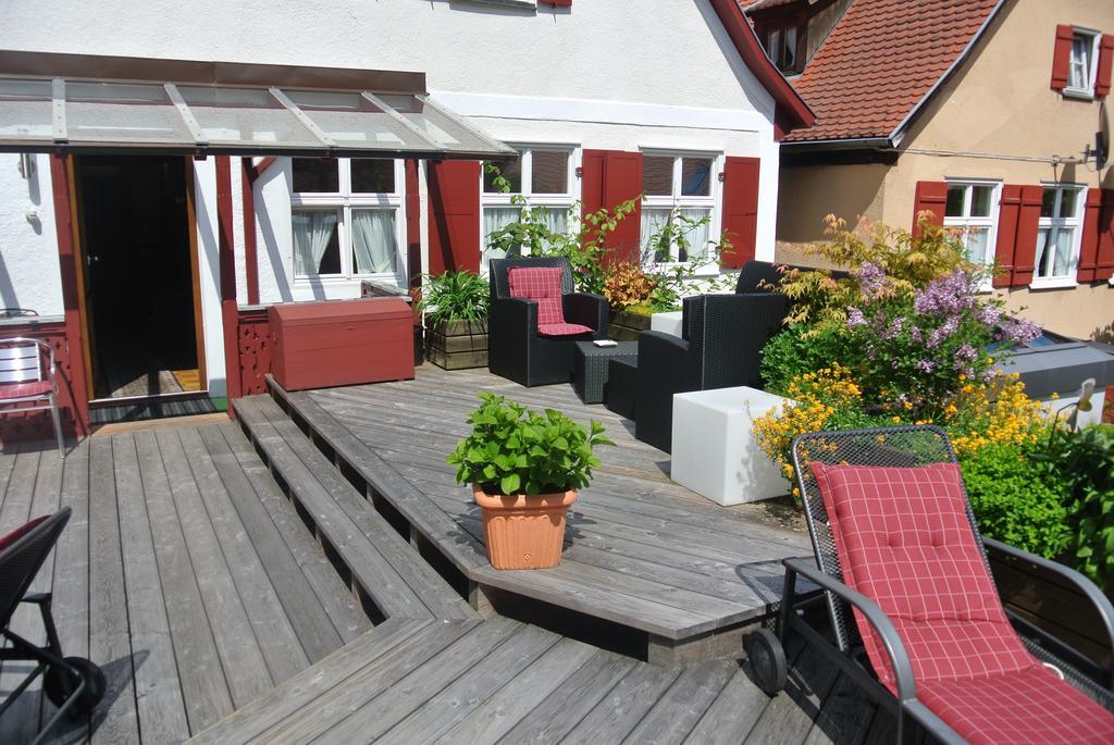 Hotel-Restaurant Goldenes Lamm Dinkelsbühl Buitenkant foto