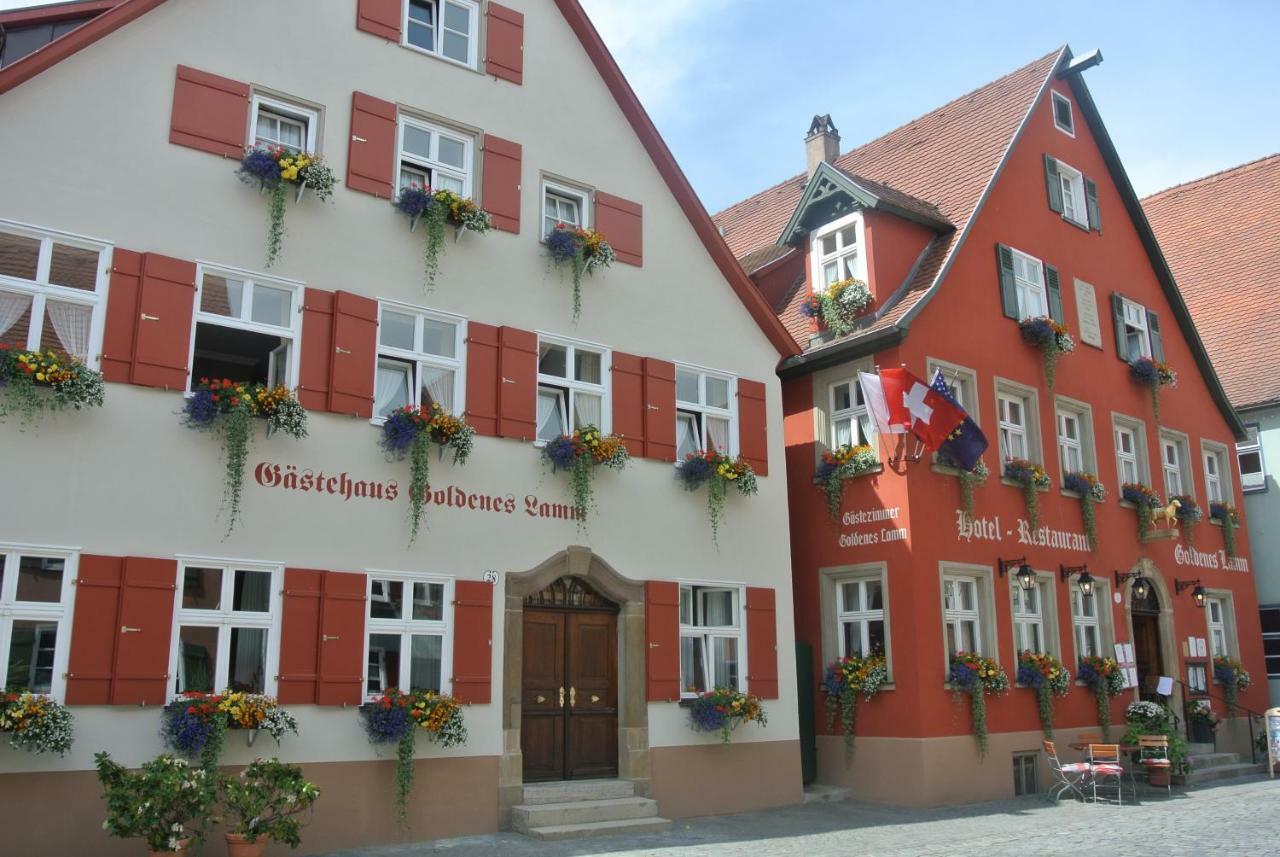 Hotel-Restaurant Goldenes Lamm Dinkelsbühl Buitenkant foto