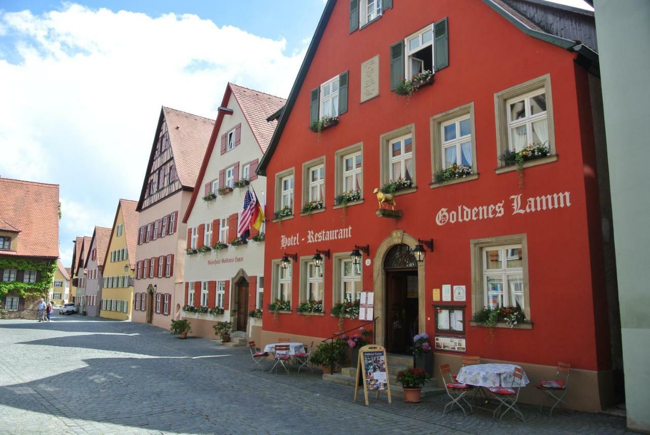 Hotel-Restaurant Goldenes Lamm Dinkelsbühl Buitenkant foto